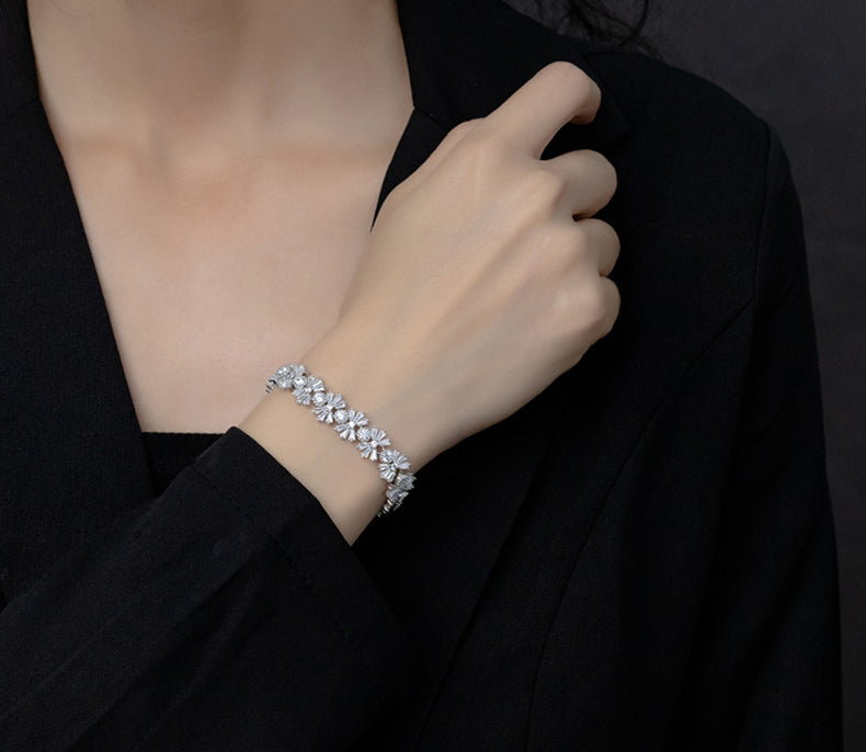 SNOWFLAKE GLITZ