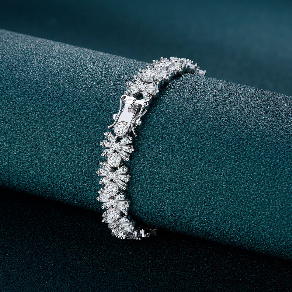 SNOWFLAKE GLITZ